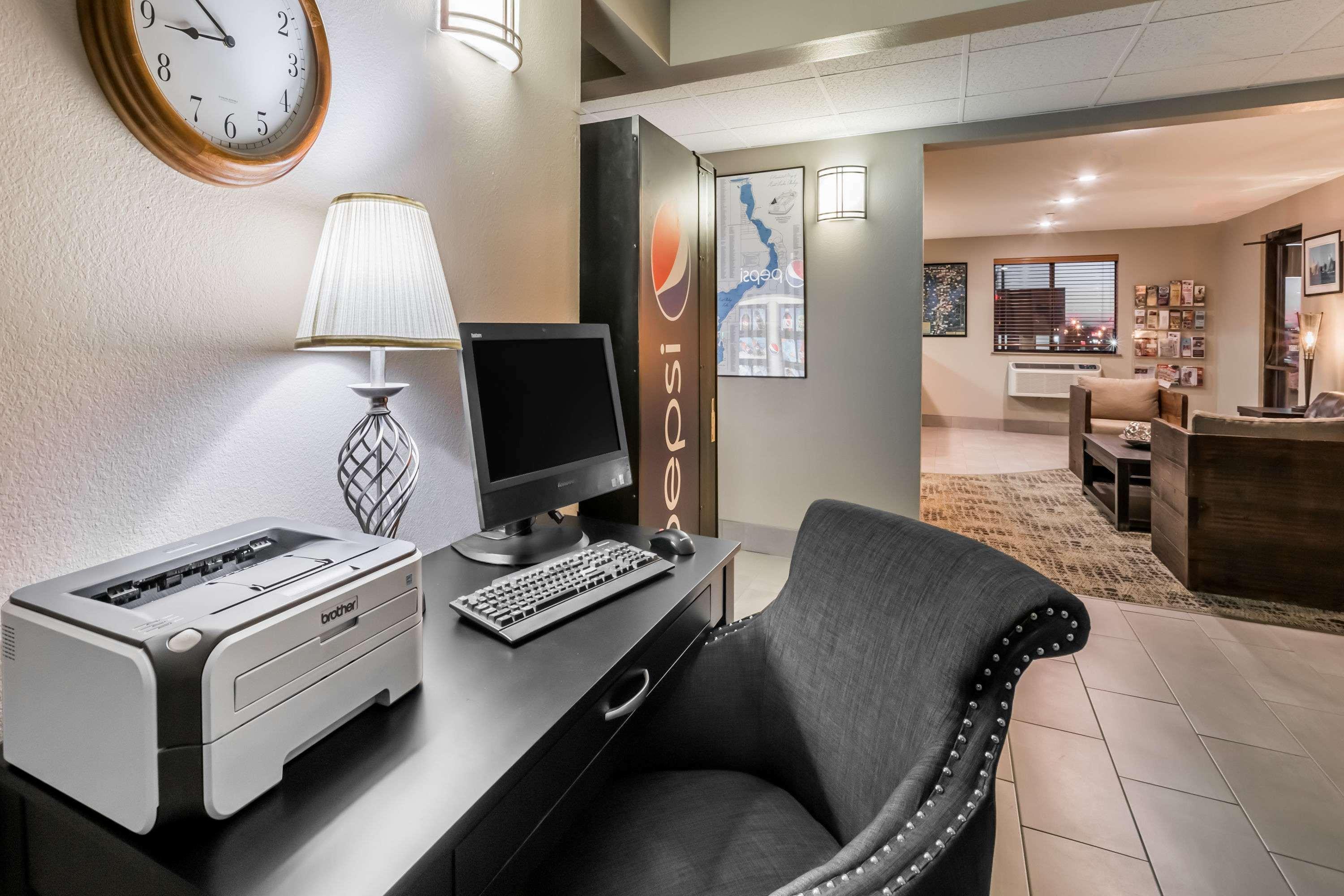 Super 8 By Wyndham Spirit Lake/Okoboji Exterior foto